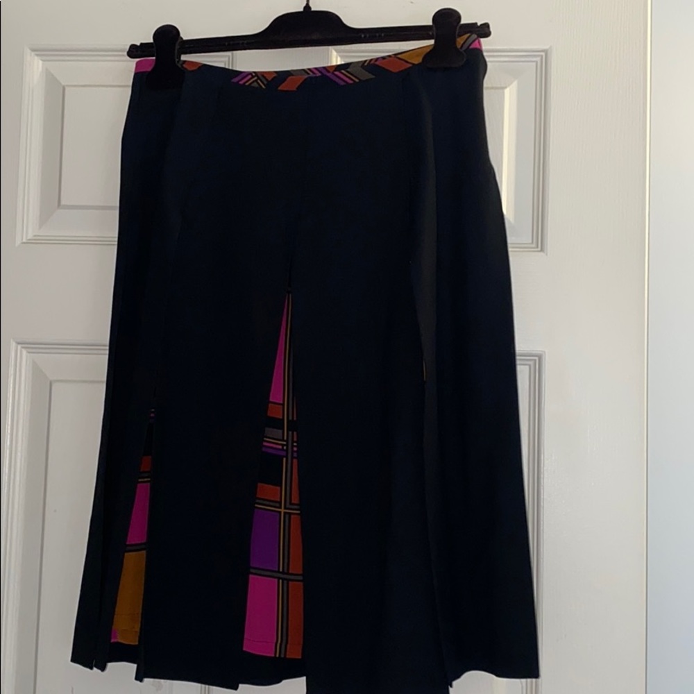 D pleated midi skirt with colorful details